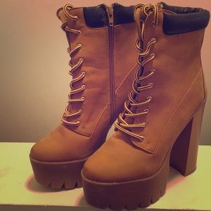 Platform combat boots